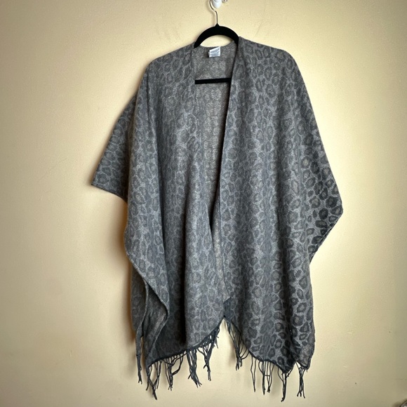 Woolrich Leopard Animal Print Shawl Poncho Open Front Blanket Wrap One Size - Picture 3 of 11